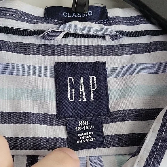 Gap Classic Pinstripe Men's Button Up Long Sleeve Shirt - Picture 6 of 13